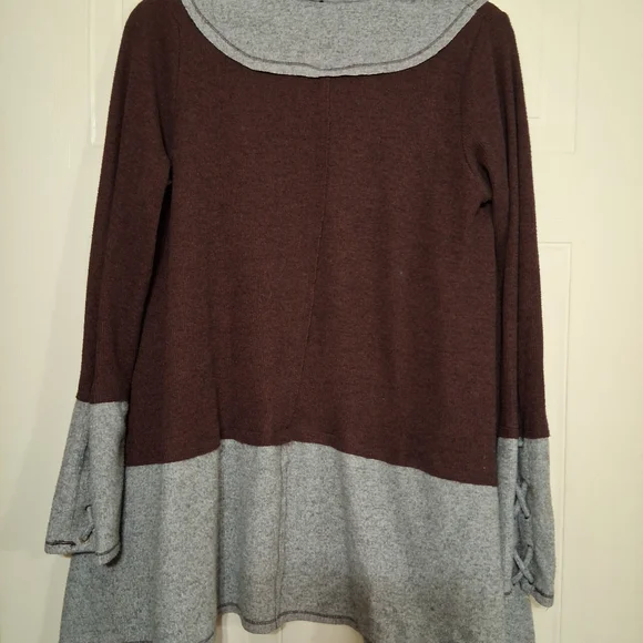 Women's Burgundy and Gray Open Front Cardigan - Picture 8 of 8